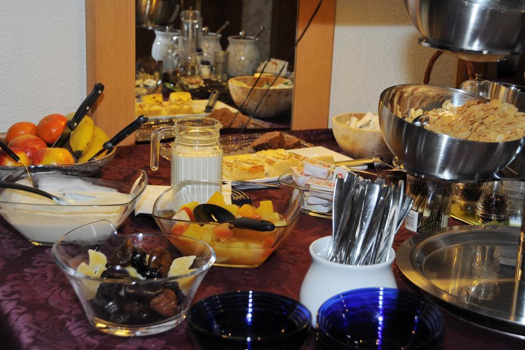 Sankt Sigmund im Sellrain Pension Praxmarer מראה חיצוני תמונה